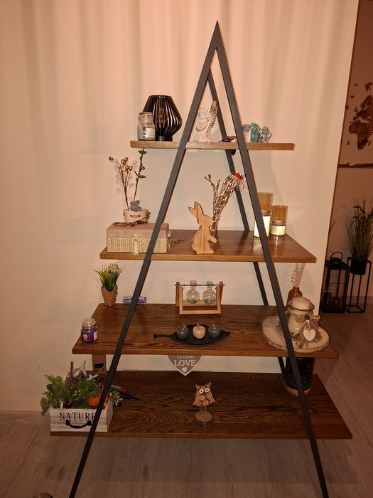 Piękny regał z drewna