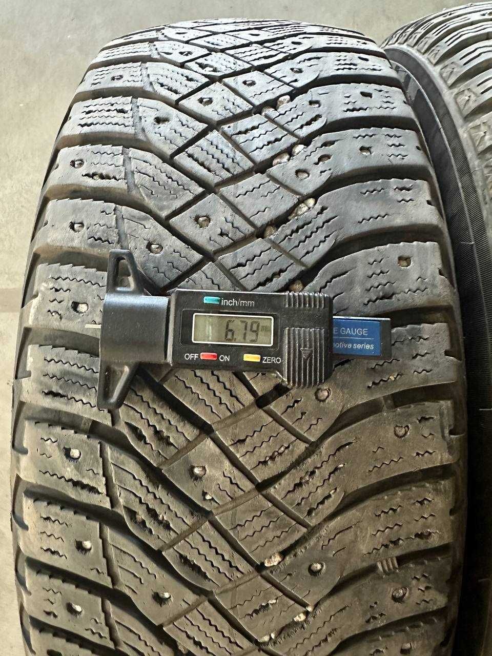 Зимові шини /резина зимняя 205 60 R16 Goodyear +Nokian