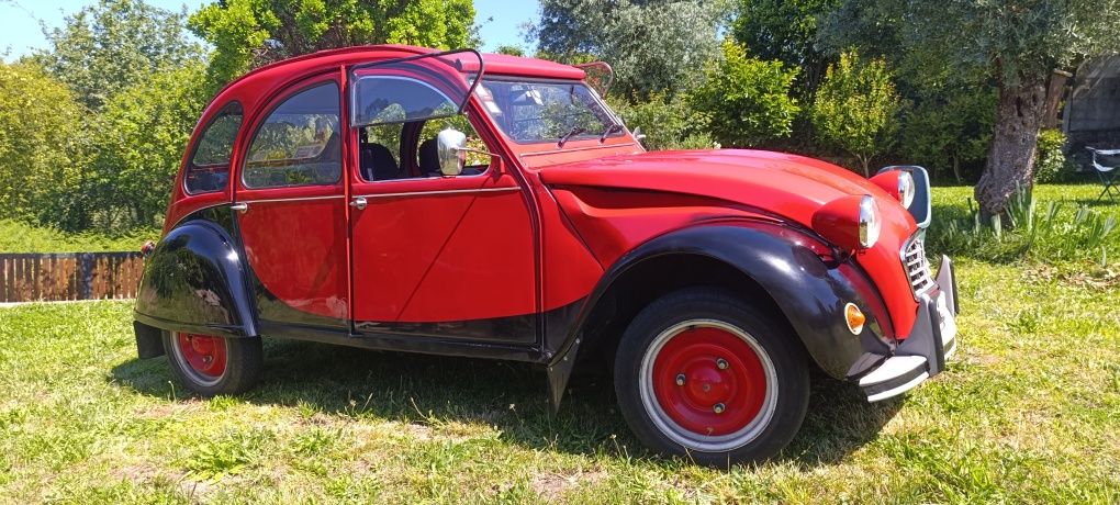 Citroen 2CV  todo restaurado.