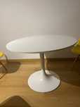 Mesa redonda ikea marca docksta