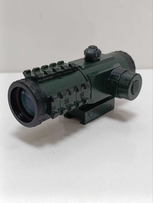 Прицел с коллиматором Konus