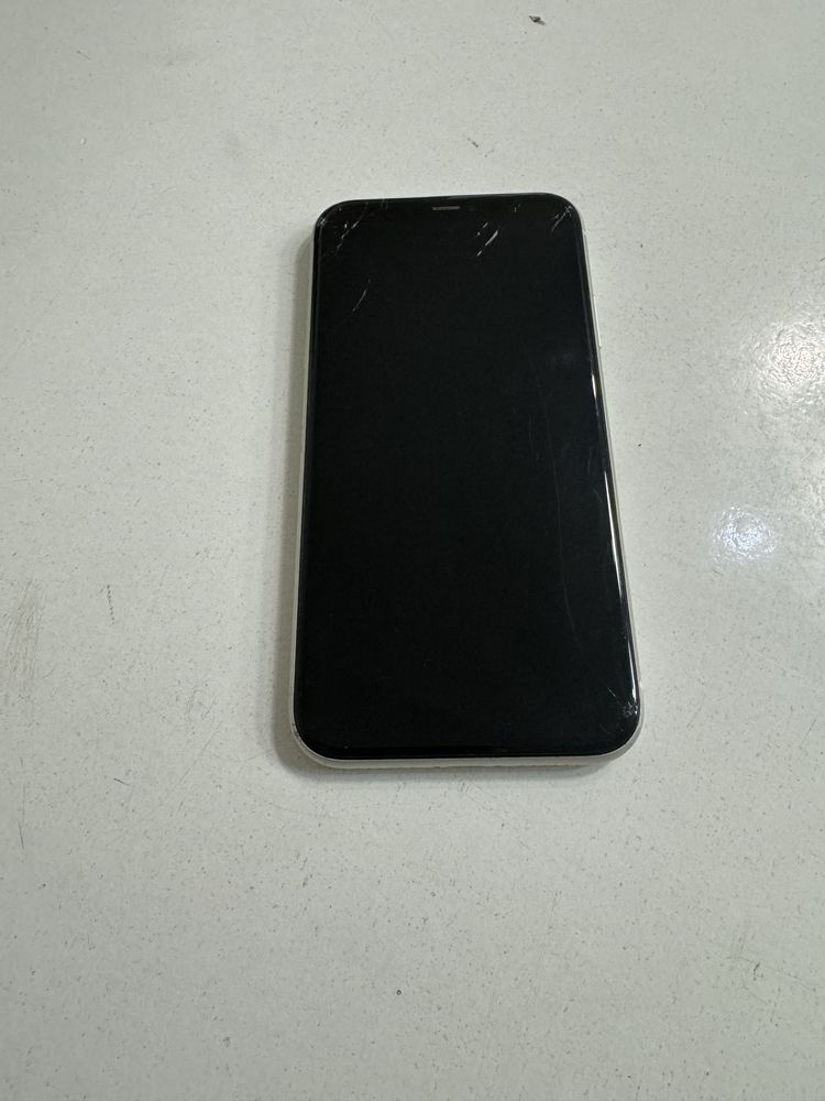 Iphone 11 256gb neverlock White 200$