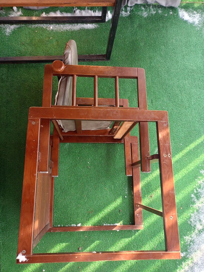Krzesełko do karmienia drewniane
