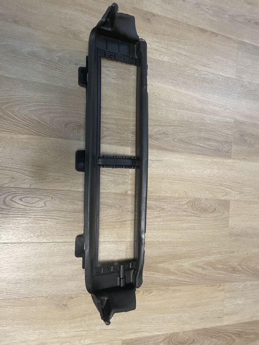 Жалюзи нижняя впуск канал жалюзи volvo xc60 2017-2022  31425369