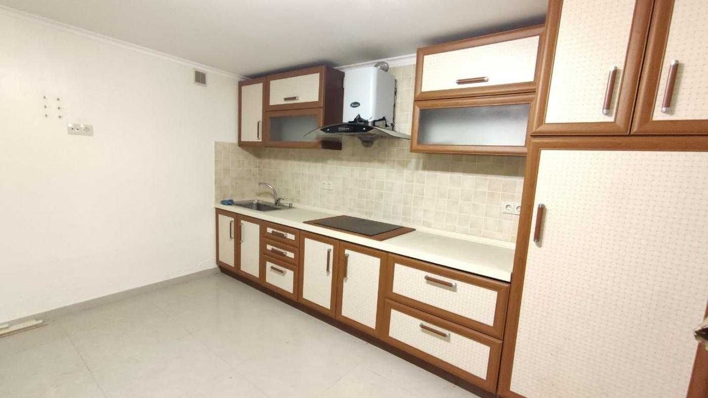 Продаж будинку, Брюховичі