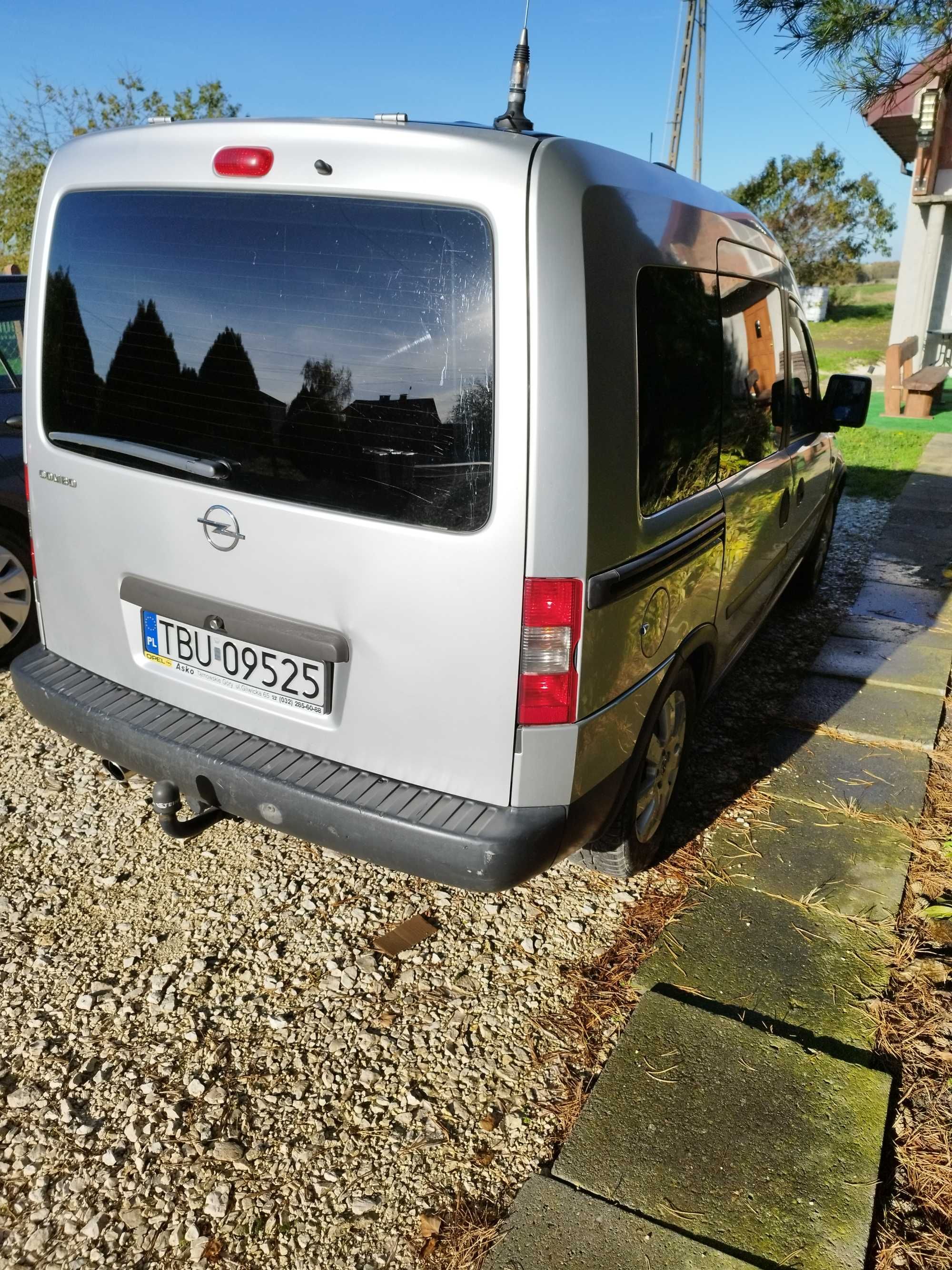 Opel Combo C Arizona 5 Osób 2007r. Hak Alu felgi 1.4 16V 90KM Prywatne