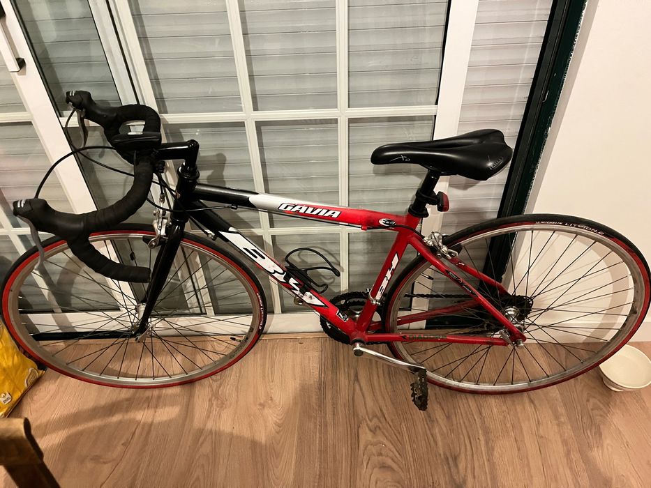 Bicicleta de estrada Gavia XS + Capacete Lazer + Luzes LED + calções