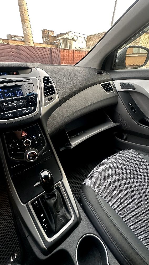 Hyundai Elantra 2014