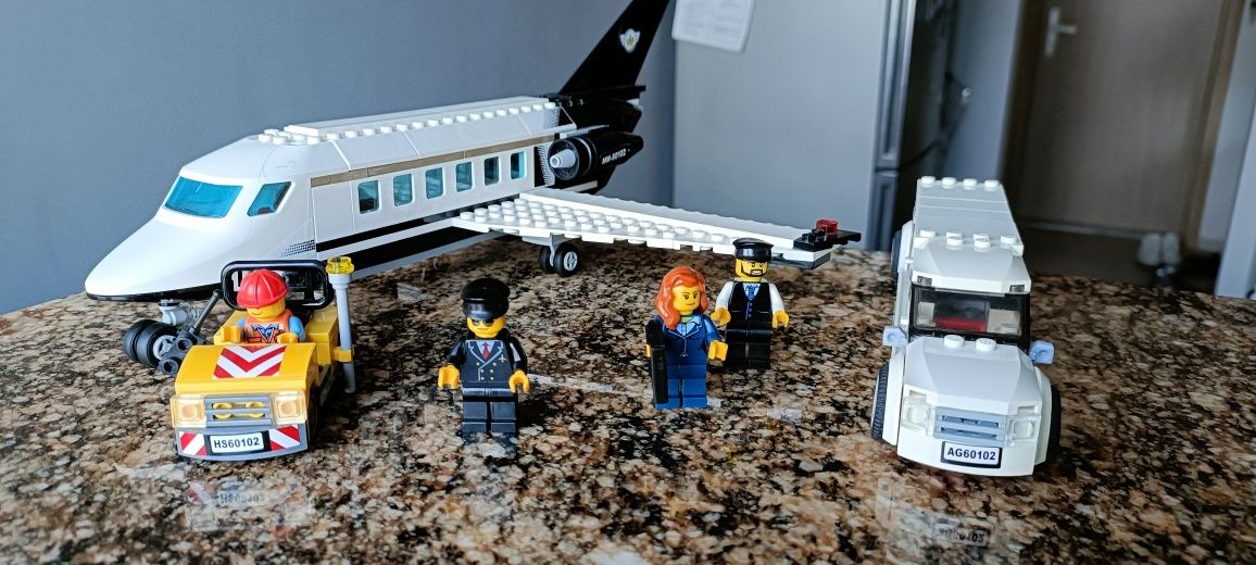 Lego City lotnisko 60102, samolot VIP