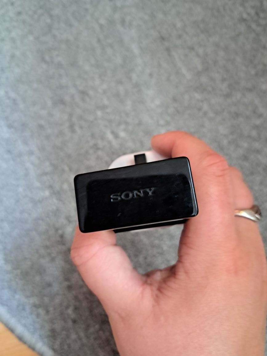 Kostka do ładowarki Sony i Huawei