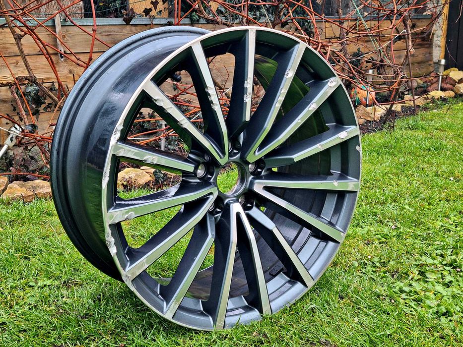 Felga aluminiowa Audi OE 5x112 8,5x19 ET32 Germany 8w.06010.25an