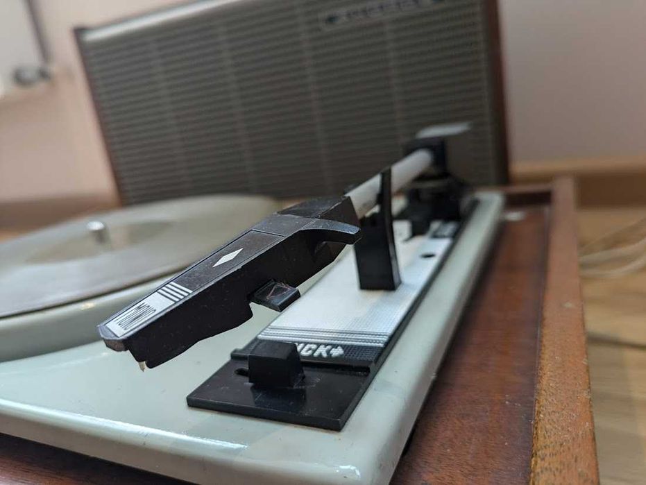 Проигрыватель Рига рабочий, в отл. сост.