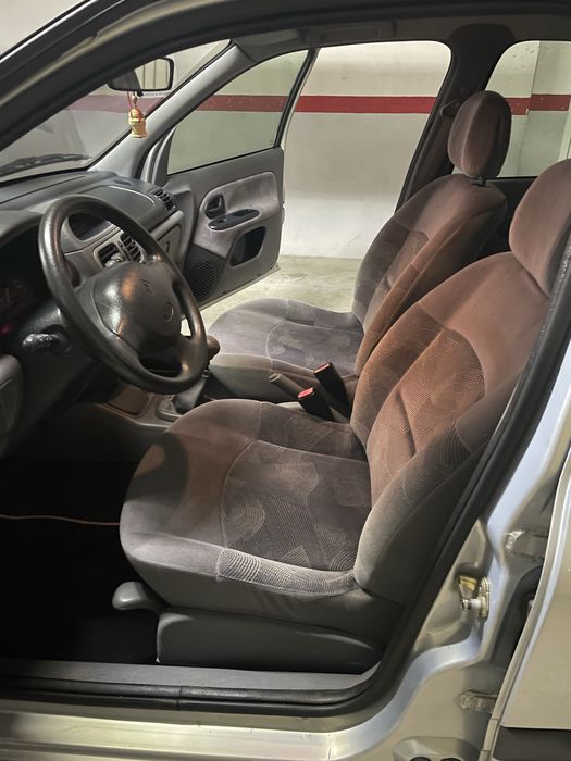 RESERVADO Renault clio 1.2 gasolina 74 mil klm