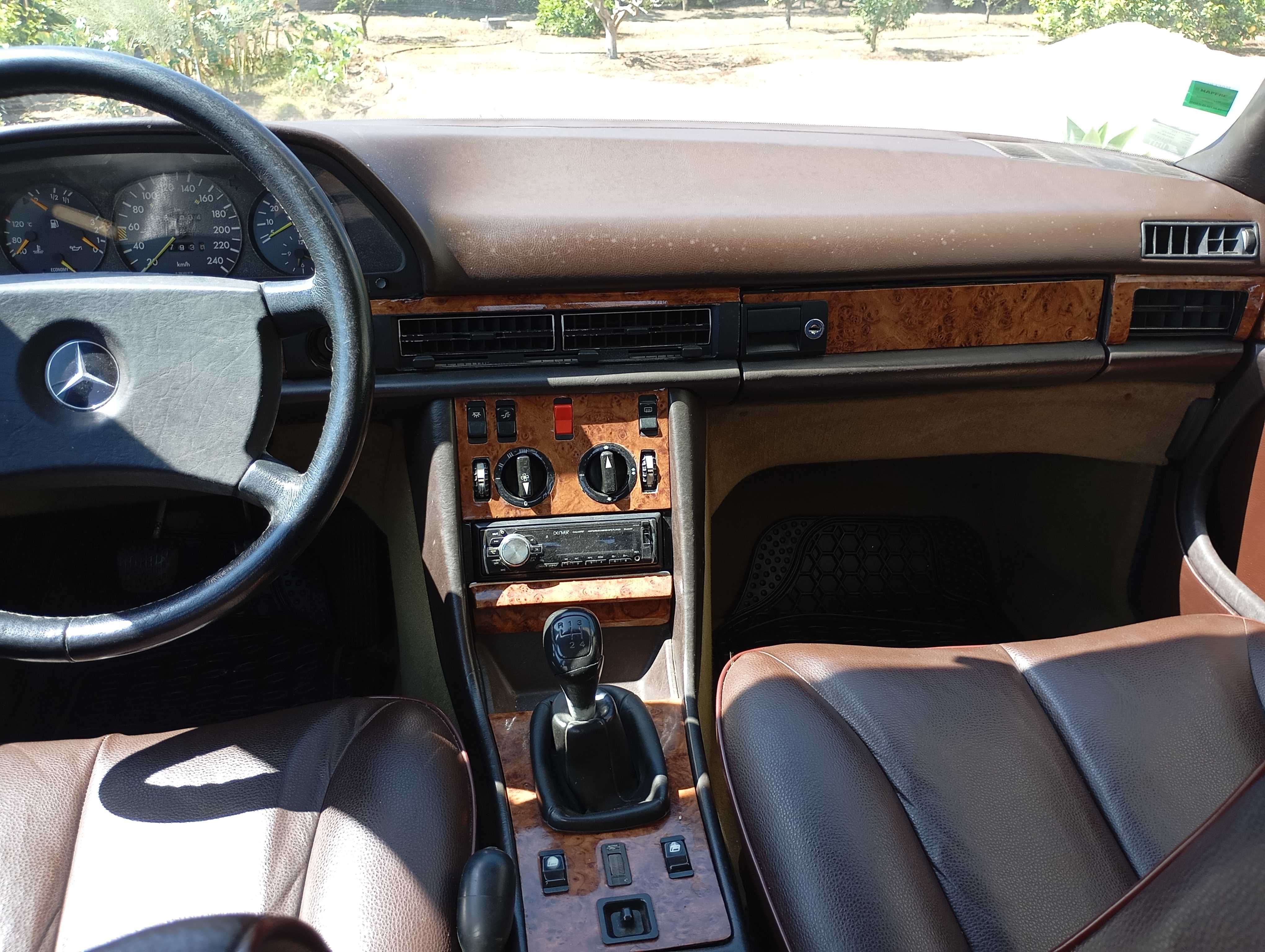 Mercedes 280 SE (clássico)
