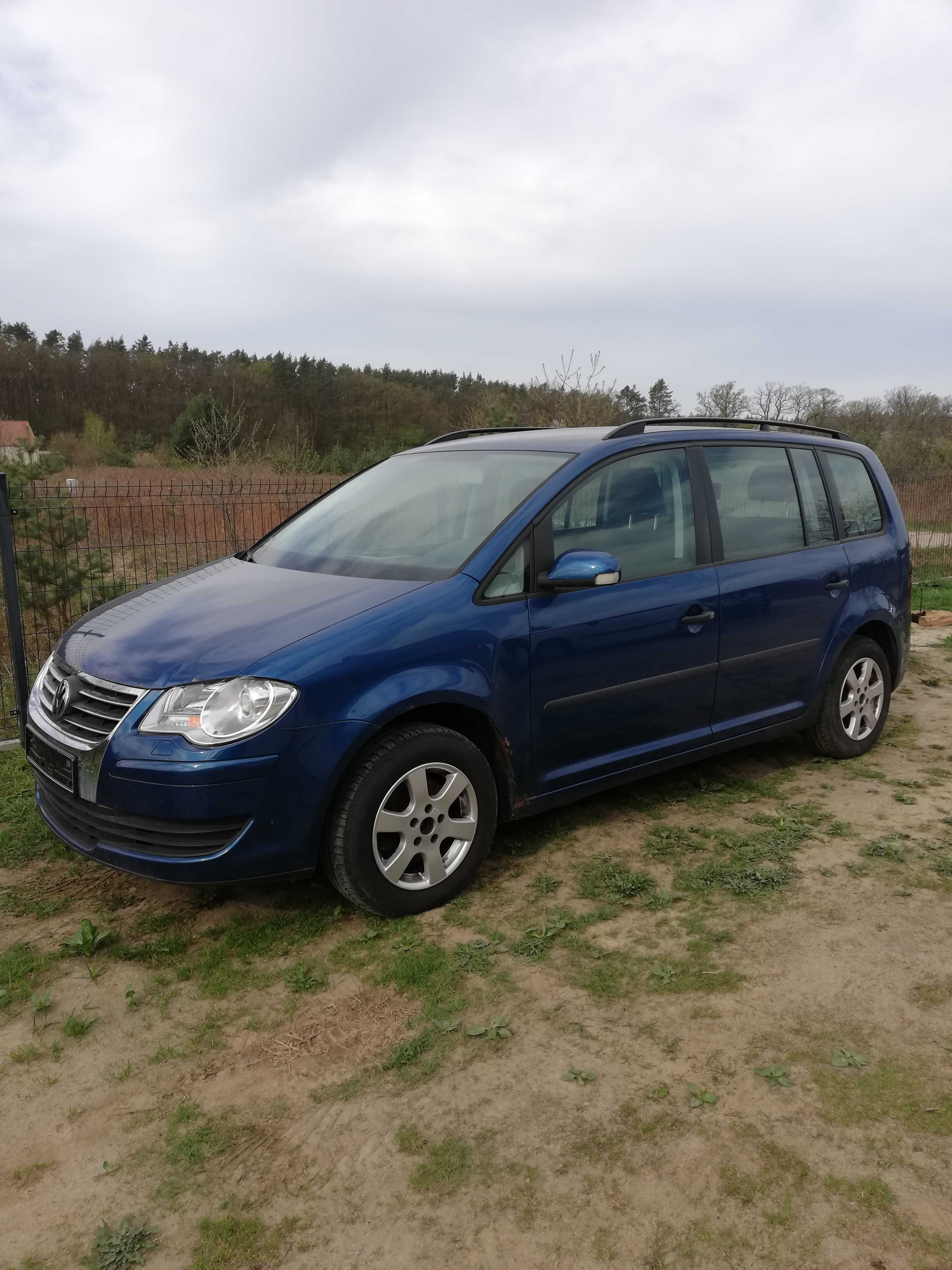 VW Touran 7-mio osobowy