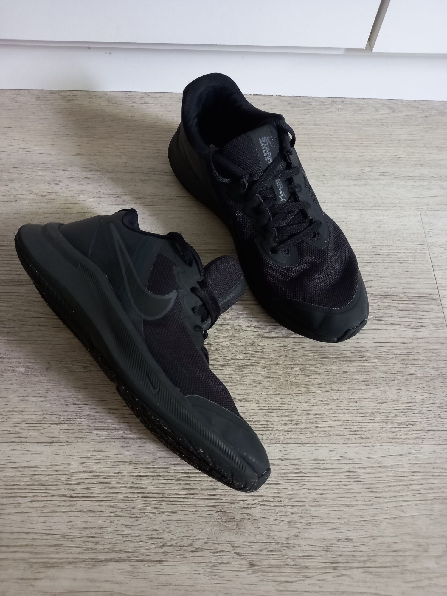 Nike Star Runner Just Do It Czarne sportowe buty do biegania i chodzen