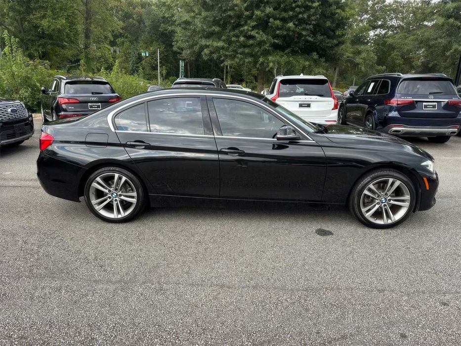 BMW 3 Series 330i      2018