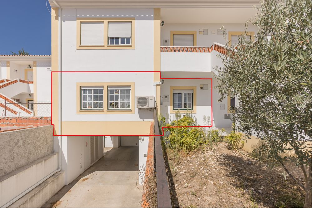 T2 com terraço, churrasqueira e garagem, em milharado Mafra