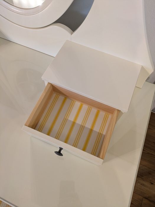 Toaletka Ikea Hemnes