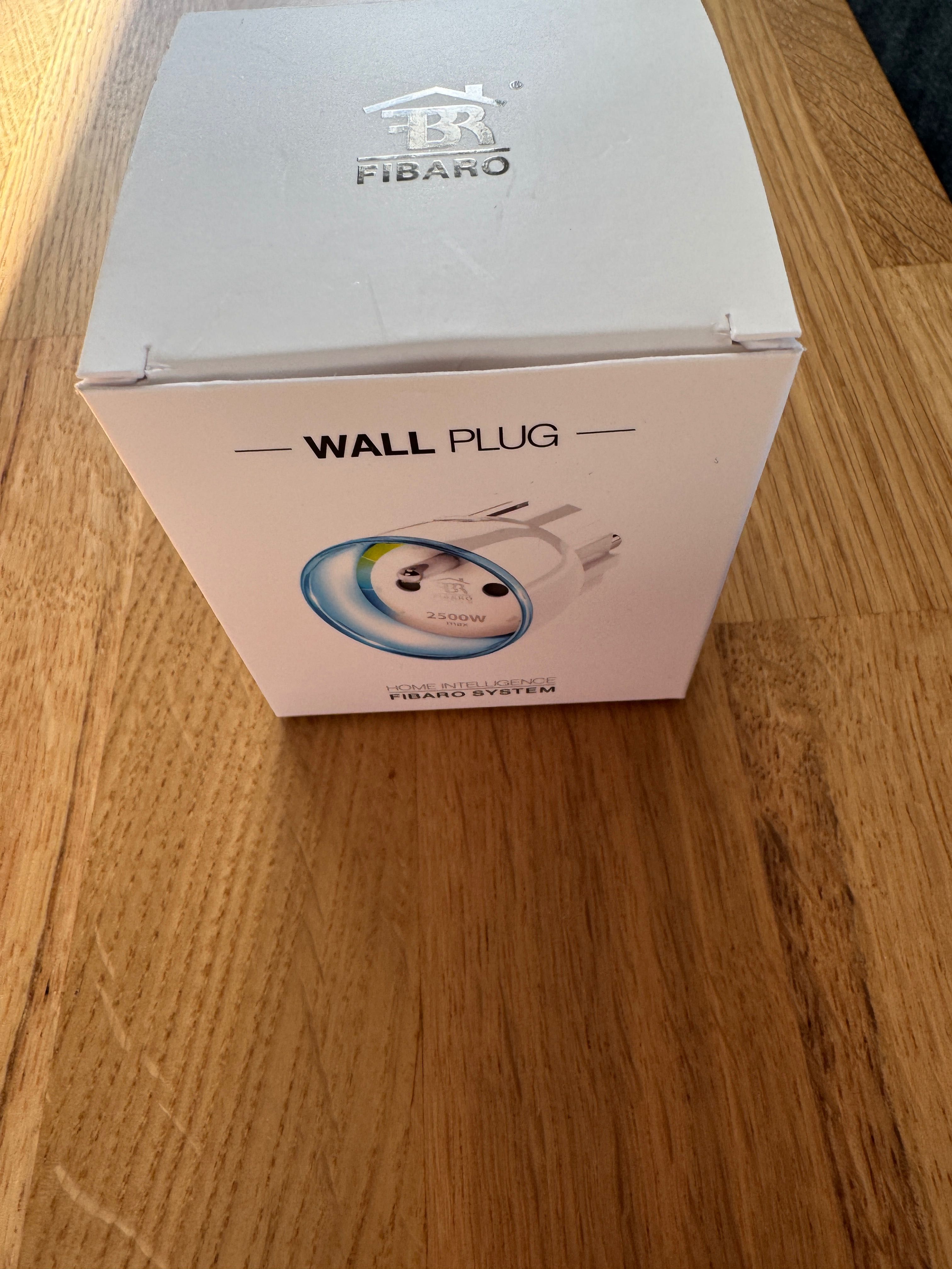 FIBARO Wall Plug Z-Wave FGWPE-102 ZW5