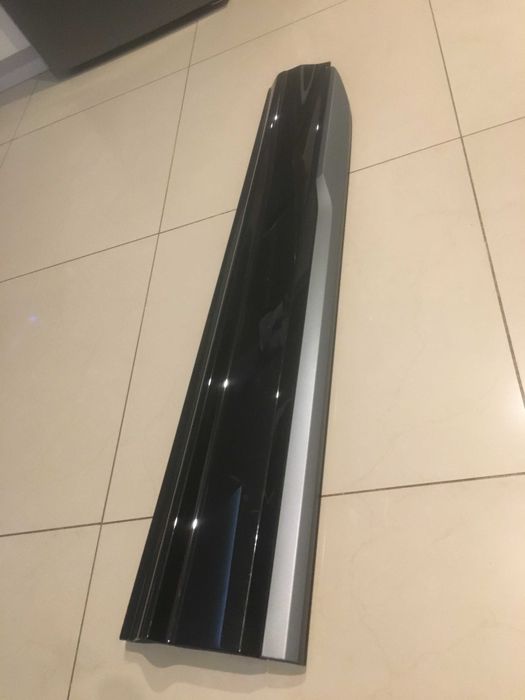 Молдинг двери левый перед Audi Q7