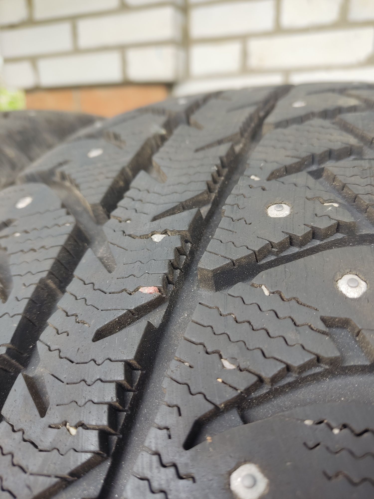 Bridgestone Ice Cruiser 7000S 225/65 R17 102T (шип)