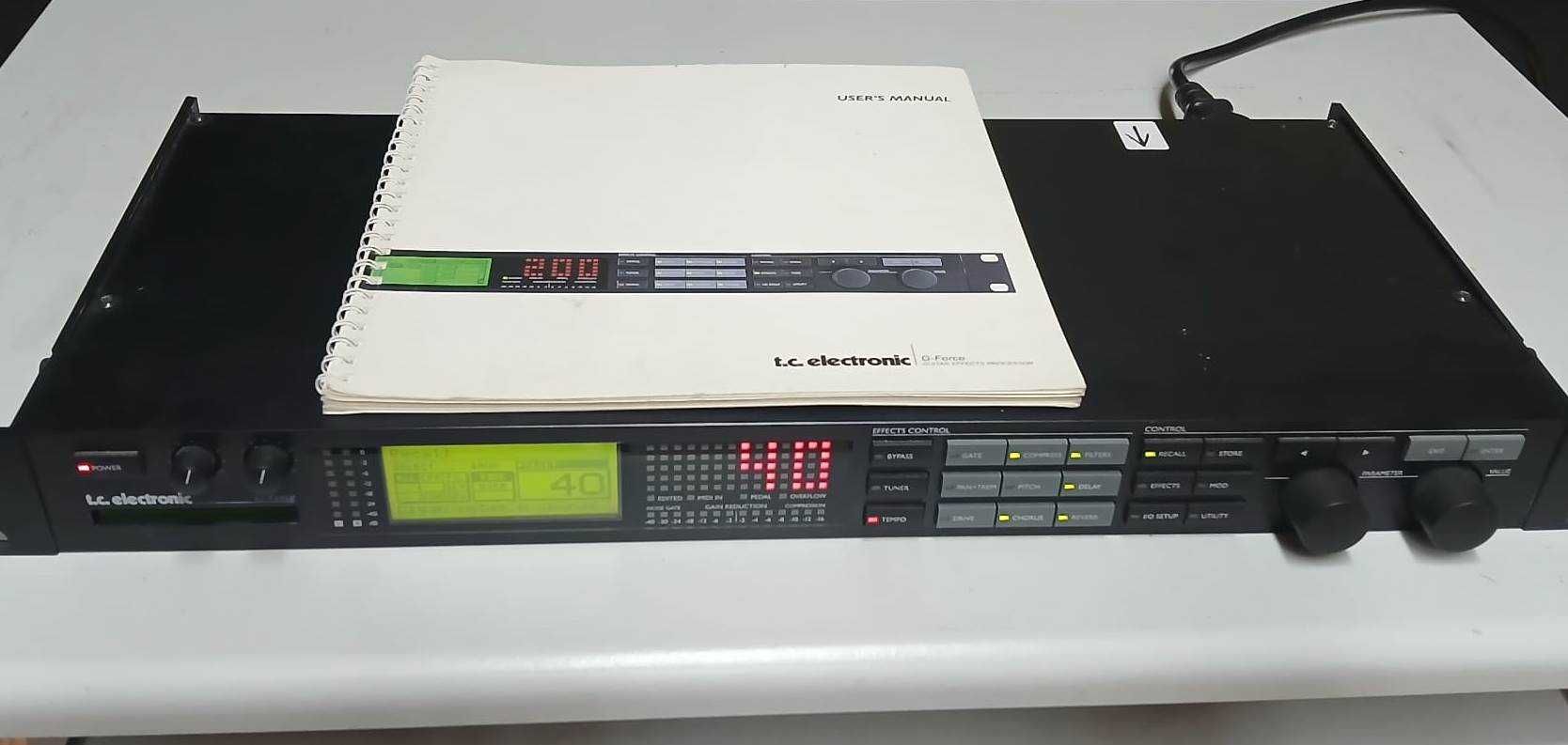 Processador de Efeitos TC Electronic G-Force.