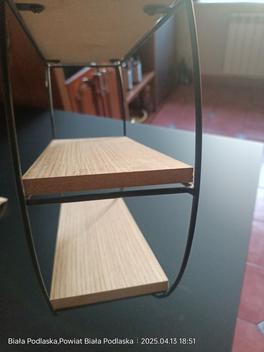 Wiszaca półka drewno