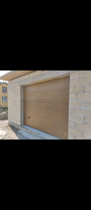 Гаражні секційні ворота відкатні розпашні ворота автоматика Голоби