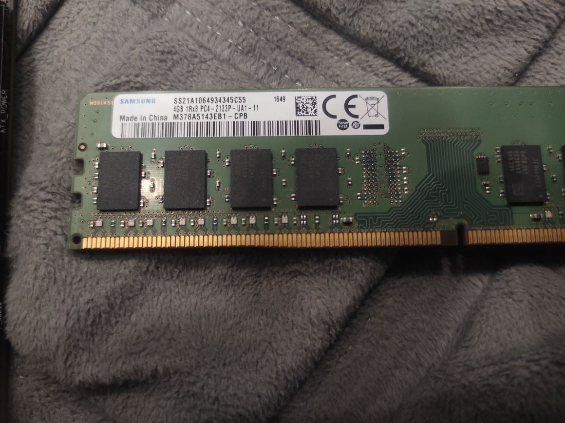 Комплект материнская плата ECS H110M4-C43/core i3-7100/ddr4 4gb/кулер