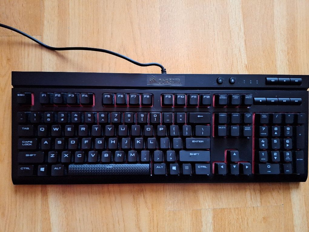 Klawiatura mechaniczna Corsair K68 Cherry MX Red