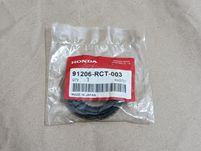 Сальник полуоси переднего моста правой 91206RCT003 Honda Acura