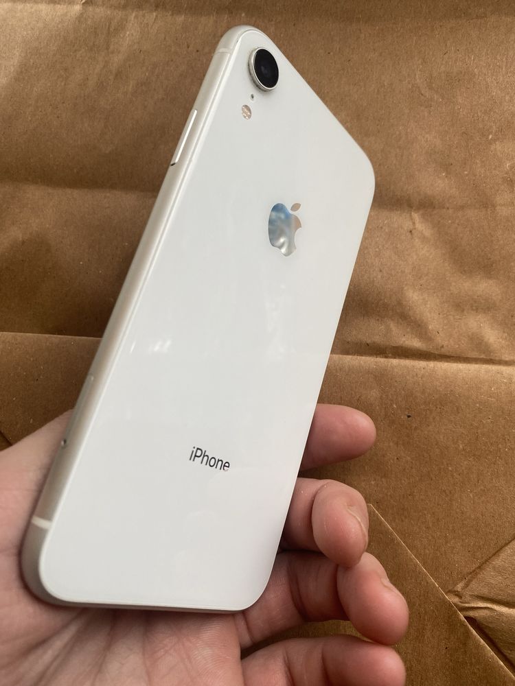 Iphone XR 64gb .