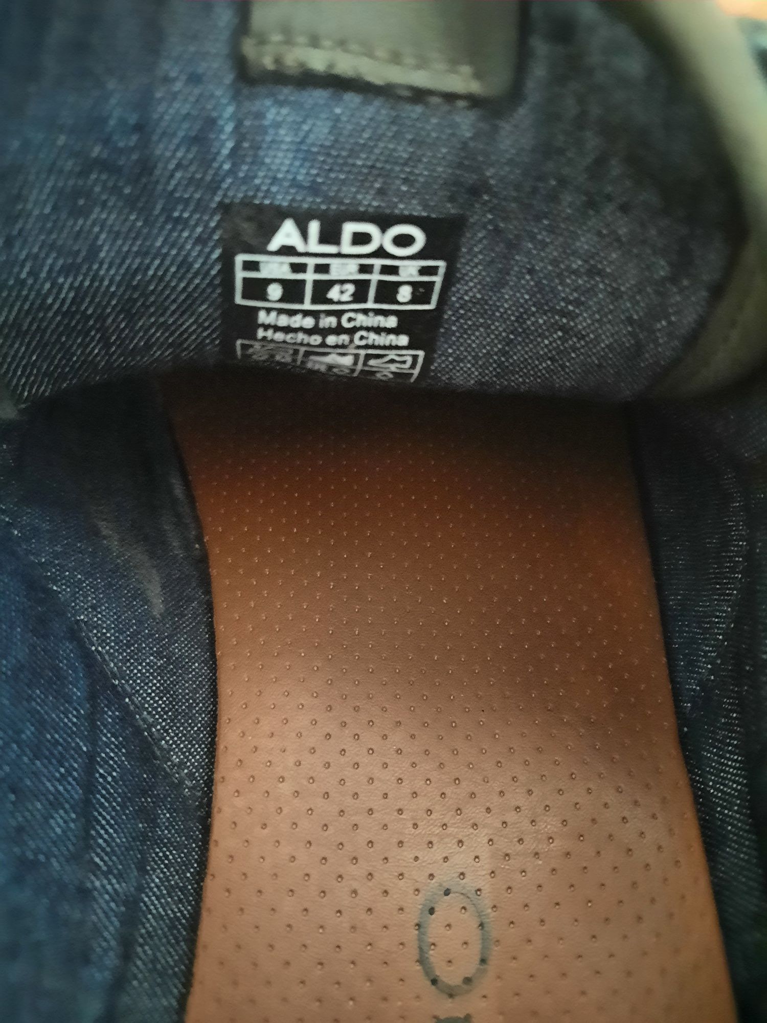 Sapatos da Aldo cinza