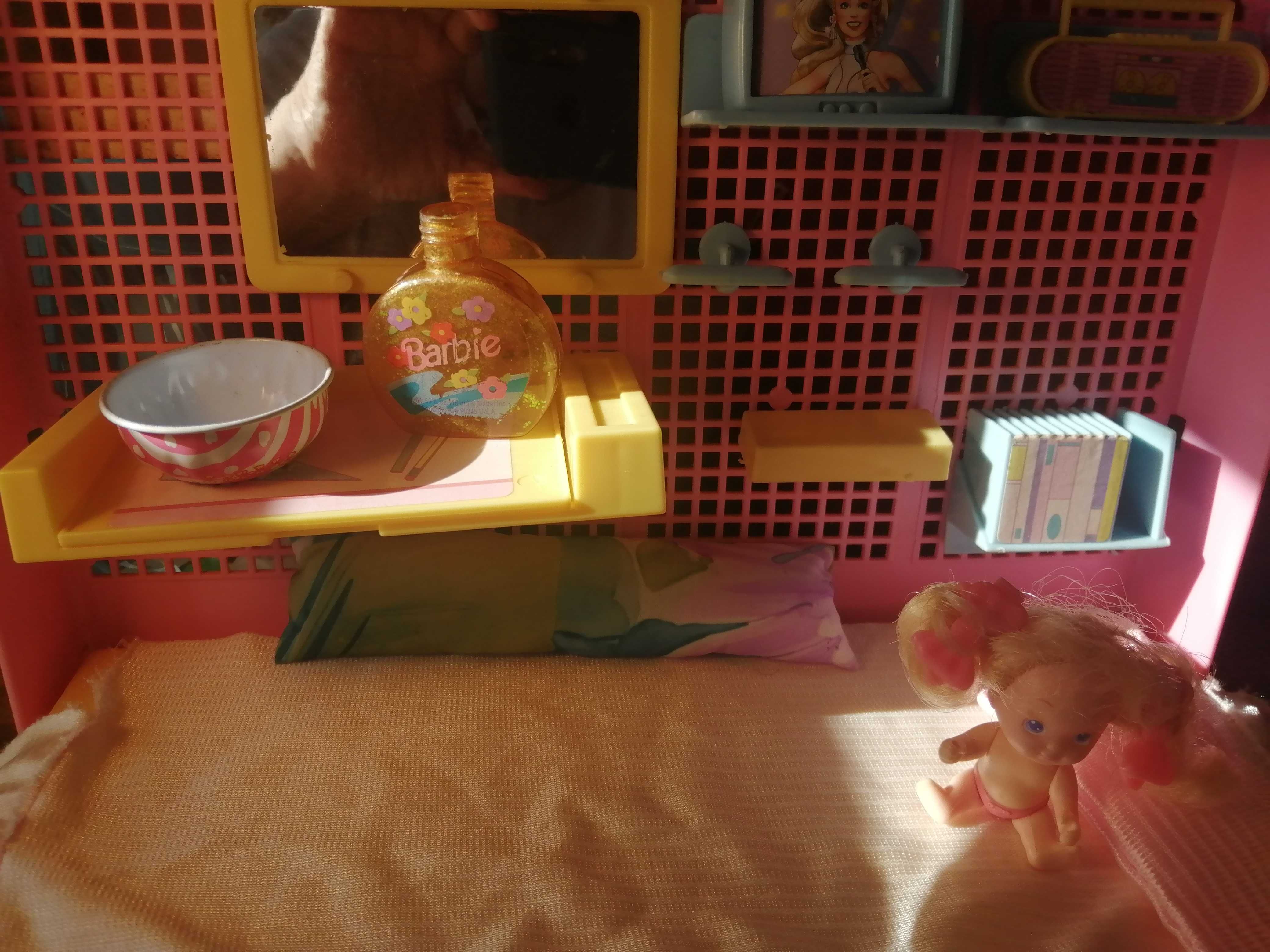 Quarto de dormir e sala de estudo Skipper e Barbie