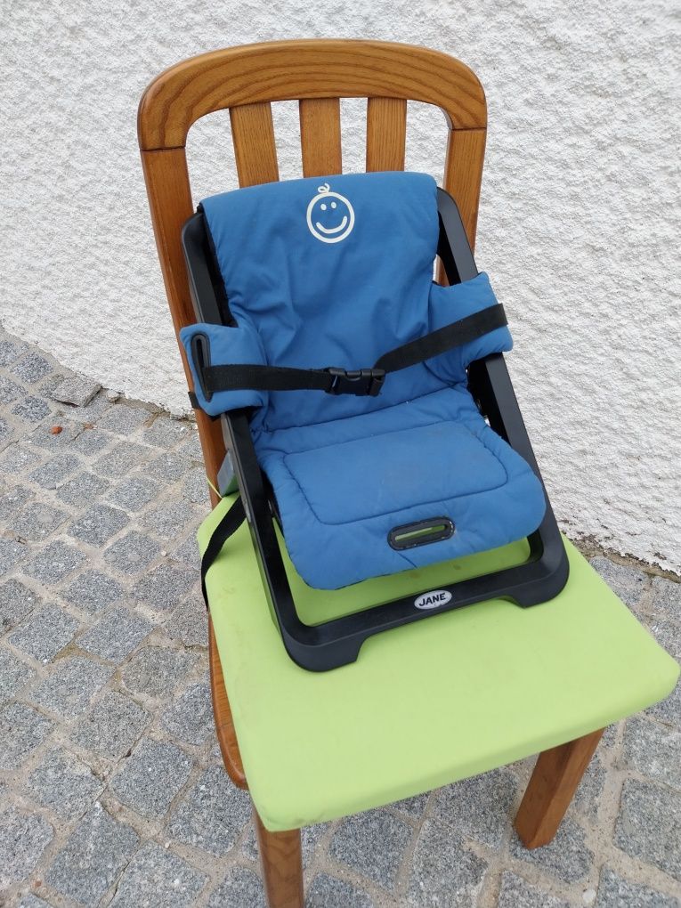 Cadeira da papa portátil com mesa