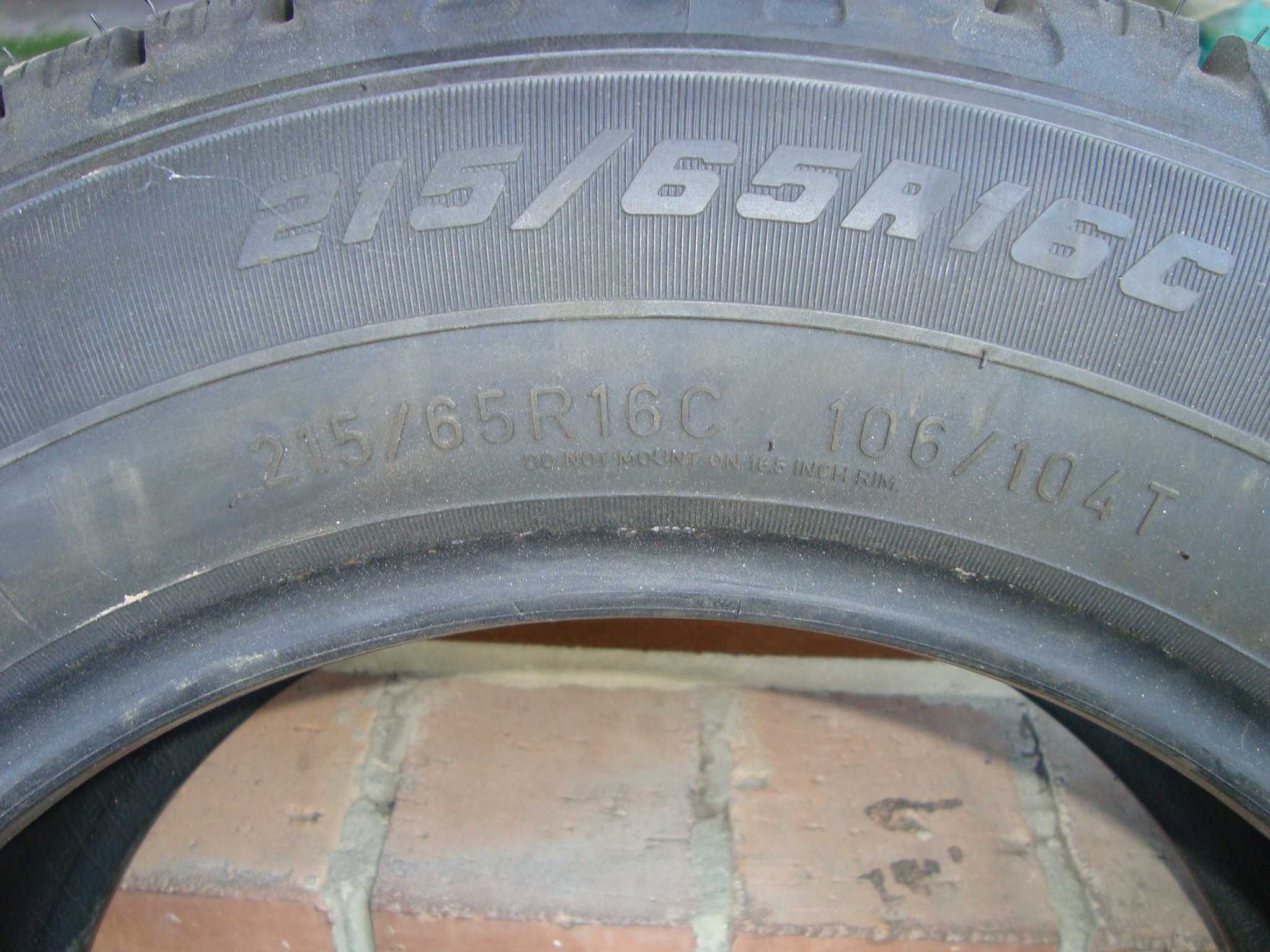 Opona pojedynka wilosezon Goodyear Cargo Vector 215/65R16C