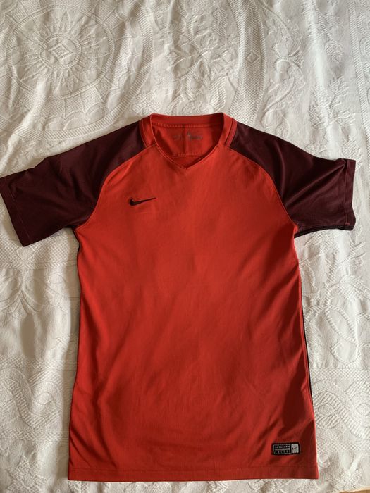 Футболка Nike.