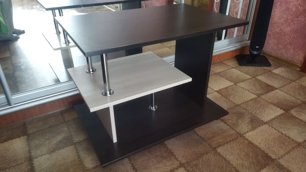 Продам журнальный столик