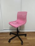 Cadeira rosa do IKEA