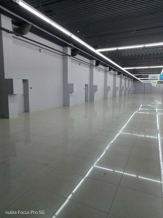 Оренда складського приміщення 2350м2 метро Чернігівська