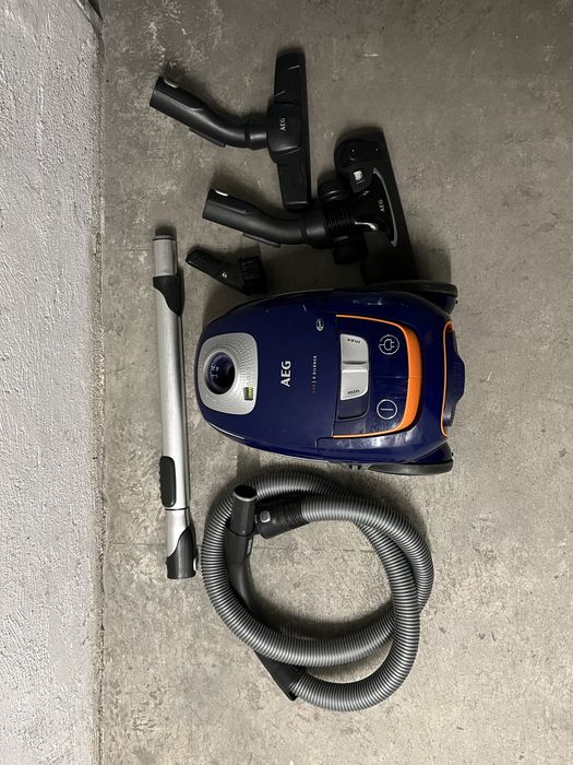 Aspirador AEG VX8 Silence