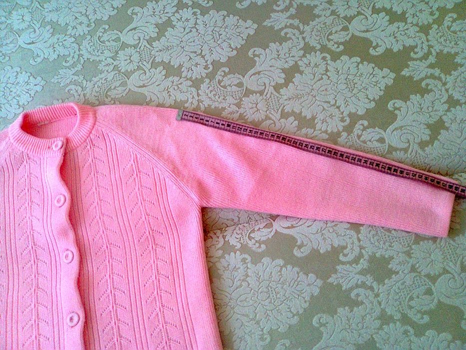 Sweterek różowy damski