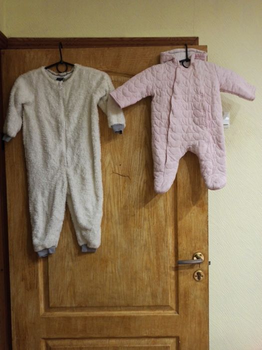 Два чудові комбінезона 200 грн разом, костюмчики, чоловічки, піжамка д