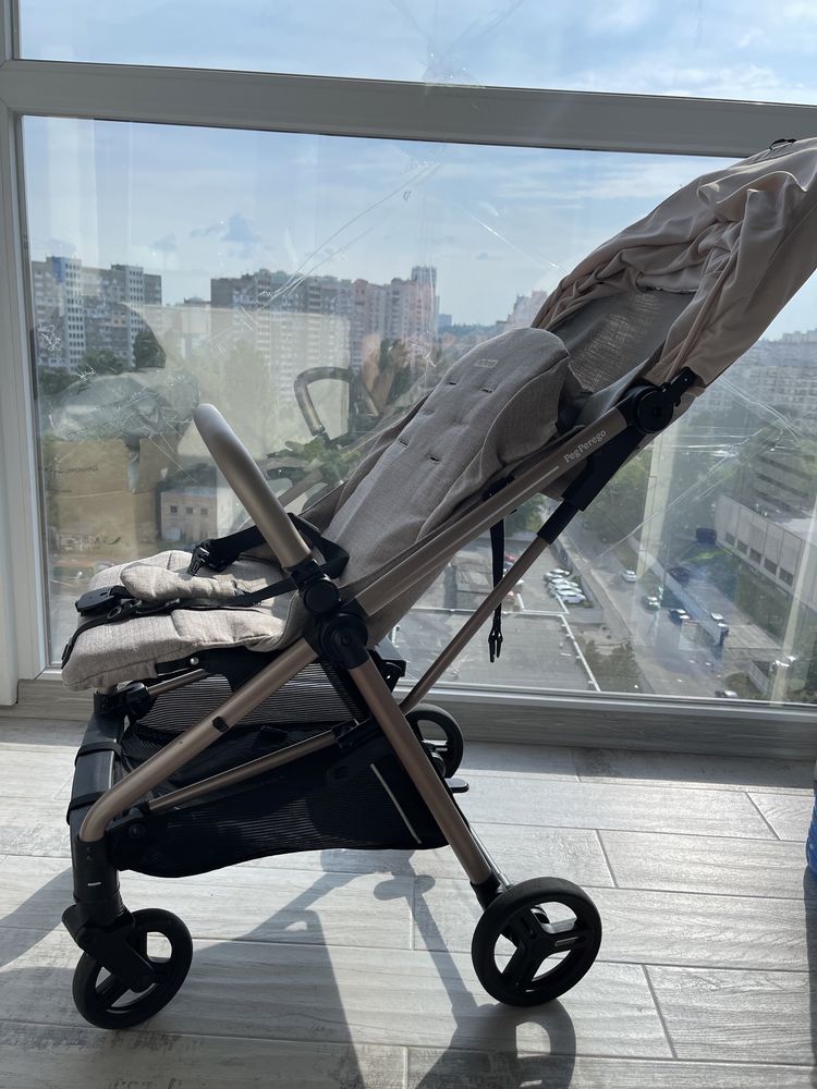 Прогулянкова коляска Peg-Perego