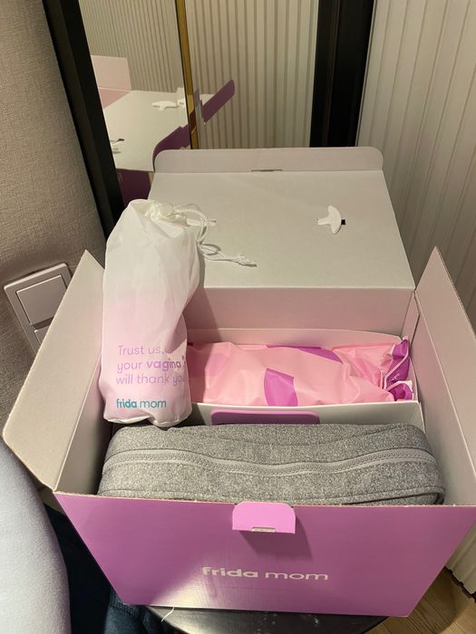 Zestaw do porodu Frida Mom Labour & Delivery + postpartun recovery kit