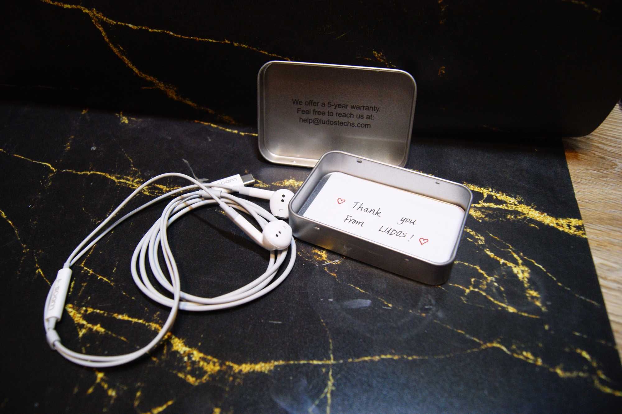 Słuchawki przewodowe douszne Ludos FEROX USB w metalowym CASE