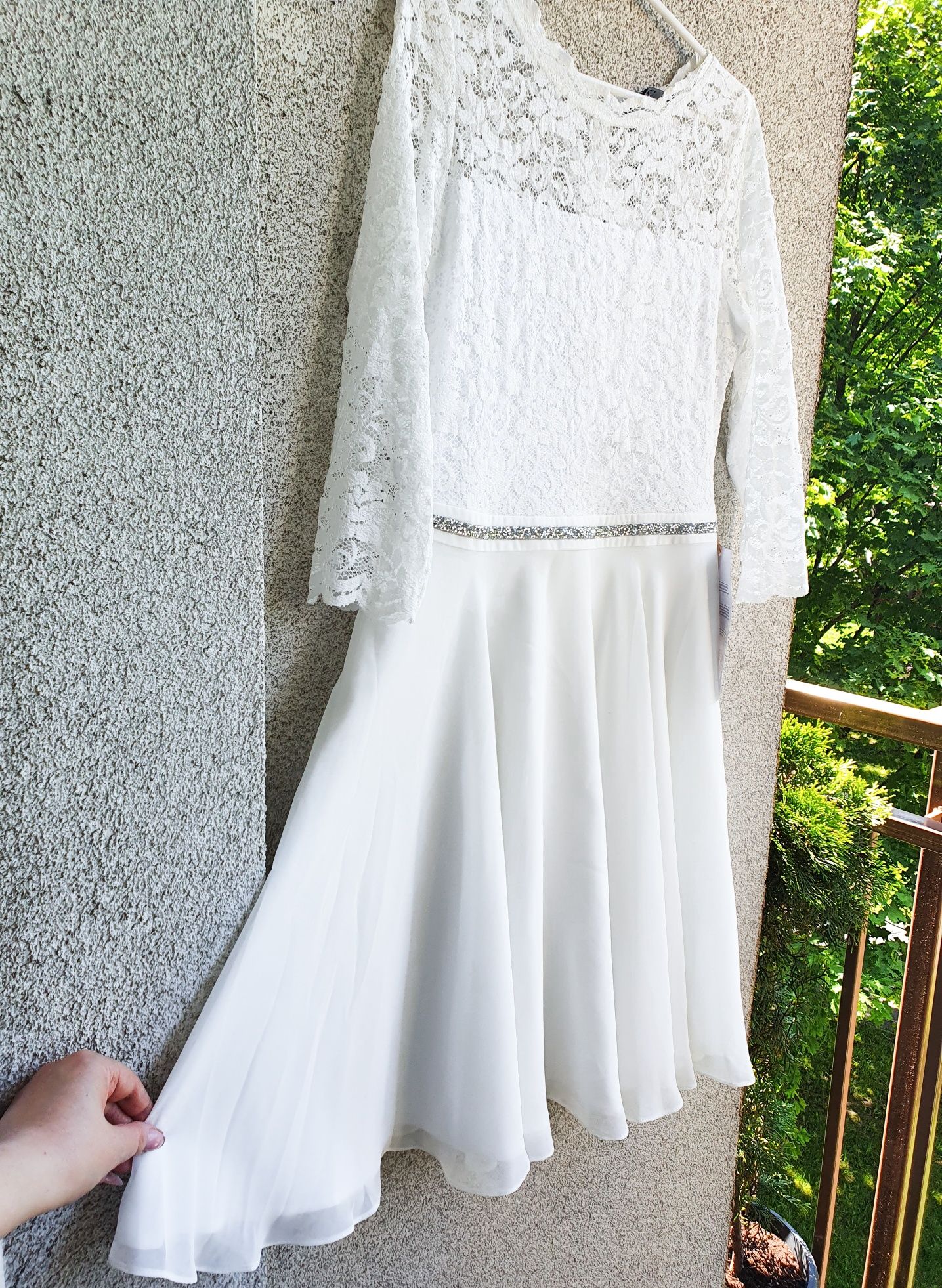 Przepiękna koronkowa sukienka mini na okazję komunie chrzest ślub 42