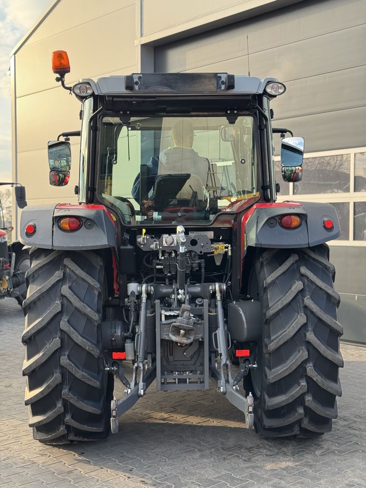 Massey Ferguson 5711 •2600 mtg!•