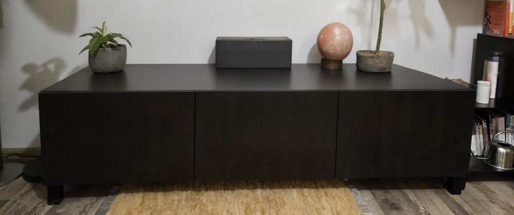 komoda szafka RTV Ikea Besta czarna z nóżkami 180 cm